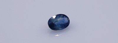 XXI 拍卖会 - 天然宝石 - 蓝宝石和紫水晶