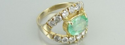 Aukce drahých a sběratelských kamenů - safír - rubín - smaragd - opál - turmalín a další - a šperky