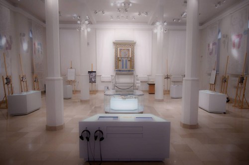 WSZYSTKO DLA PAŃ. SKLEPIK MODNIARSKI. KOLEKCJA STROJÓW I AKCESORIÓW MODY Z PRZEŁOMU XIX I XX WIEKU ZE ZBIORÓW MUZEUM MAZOWIECKIEGO W PŁOCKU