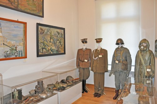 Militaria