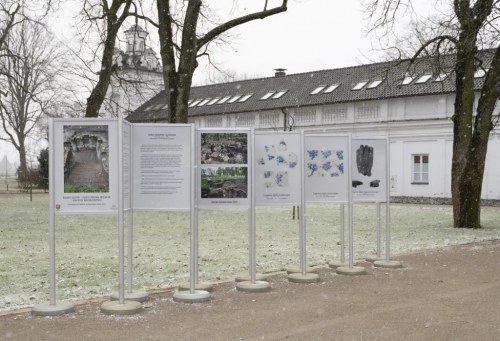 BIALSKIE ŁAZIENKI – RELIKTY BUDYNKU ARCHIWUM I BIBLIOTEKI RADZIWIŁŁOWSKIEJ – wystawa plenerowa