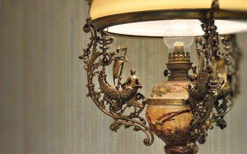 ŚWIATŁO Z WDZIĘKIEM WYSTAWA LAMP NAFTOWYCH