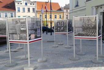 Ofiary niemieckiego terroru na ziemi kościańskiej w 1939 roku - 85. rocznica zbrodni hitlerowskiej - wystawa na Rynku