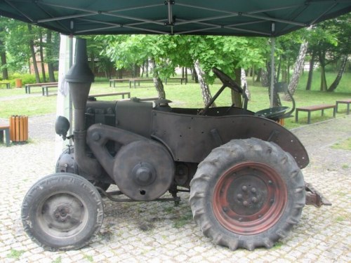 DRYLE, PLAJDRY, DREŚMASZINY. MECHANIZACJA ROLNICTWA NA WSI ŚLĄSKIEJ