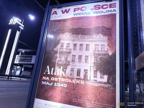 „A w Polsce wciąż wojna” - WYSTAWA NA PRZYSTANKACH