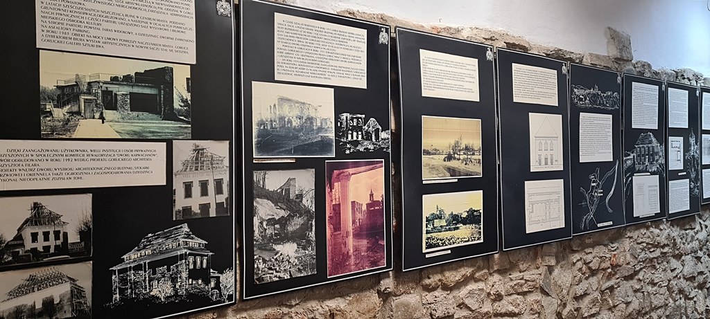 GALERIA SZTUKI DWÓR KARWACJANÓW W GORLICACH