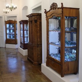 WIDOKI MIAST I SZKLANE PRZYCISKI DO PAPIERU Z KOLEKCJI STANISŁAWA SZENICA