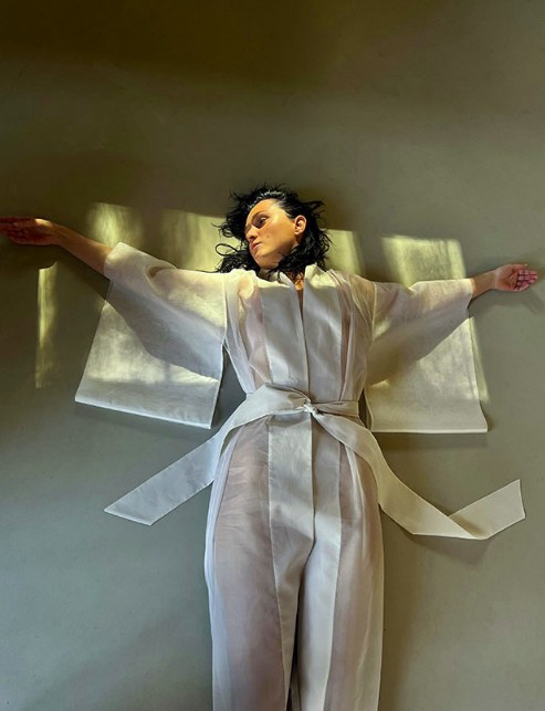 Kimono jako doświadczenie. Język sztuki Joanny Hawrot