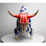 Mariusz Dydo - Żubr XXL model Line Dots Red Helmet WBe Rg, ceramika szkliwiona, malowana naszkliwnie, złocony, 54 x 43 x 33 cm