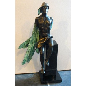 rzeźba Lidia Sztwiertnia wysokość z podstawą 48cm, anioł elegancki