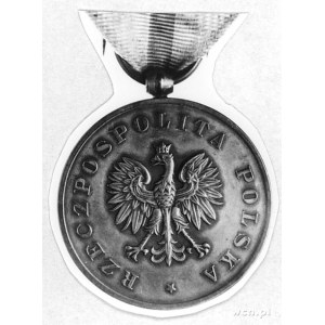 dyplom i medal Za Ratowanie Ginących przyznany 14 wrześ...