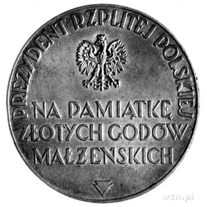 medal autorstwa J. Aumillera z okazji Złotych Godów Mał...