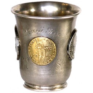 Galicja, kubek srebrny z monetami i medalami- koniec XI...