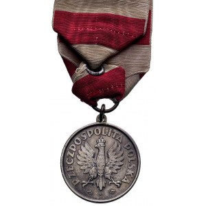 Medal 3-go Maja, srebro, 30 mm, nr 3243, wstążka nietyp...