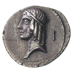 C. Piso L. f. Frugi 67 pne, denar, Aw: Głowa Apollina w...