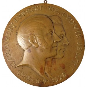 dwa medaliony (projektu rzeźbiarza i medaliera Józefa A...