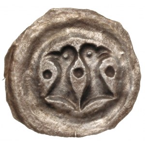 brakteat (XII-XIV w.); Dwie głowy orłów odwrócone od si...