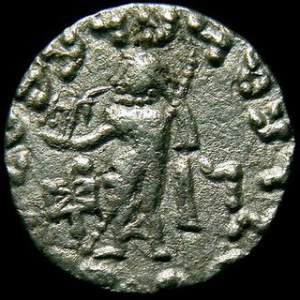Drachma , władca na koniu, napis grecki / stojący Zeus, napis kharosthi, waga 2,38 g
