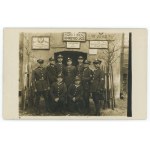IIRP, soldiers in front of the headquarters of the 4th Corps District Signal Corps in Łódź
