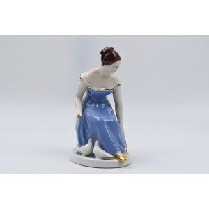 POPELKA Figurine - Royal Dux - Czechoslovakia - Second Half of the 20th Century