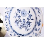 Królewska manufaktura Porcelany w Miśni, Jeden z pierwszych talerzy dekorowanych wzorem cebulowym !