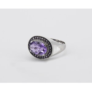 Ring with amethyst