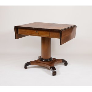 Table de style Biedermeier