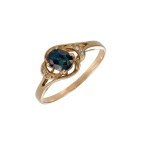 Gold ring with a natural sapphire and natural diamonds