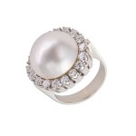 Gold ring with a Mabé pearl and 1.08 ct of diamonds - certified