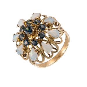 Gold ring with 1.80 ct of natural sapphires and 2.00 ct of natural opals