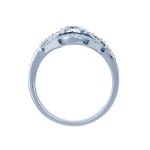 White gold ring with natural sapphires and diamonds