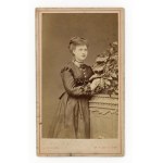 Warsaw, photo by K. Brandel, an elegant woman (012)