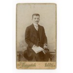 Łomża, photo by I. Gorczyński, a man with a newspaper (094)