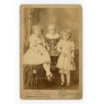 Vilnius, photo by the Butkowski Brothers, three children, studio portrait (113)