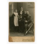 Białystok, photo by J. Sołowejczyk, family portrait, studio photograph (185)