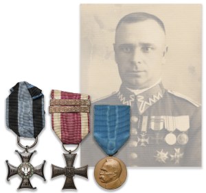II RP, Order Virtuti Militari kl.V, Krzyż Walecznych oraz Medal Dziesięciolecia po Ułanie z 14 Pułk Ułanów Jazłowieckich