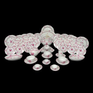 Apponyi Raspberry Porcelain Dinner Service, Herend