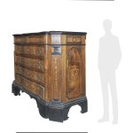 Monumental chest of drawers veneered in walnut and burl, Central Italy, 17th century