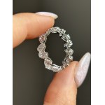A one-of-a-kind ring with 3.32 ct lab-grown diamonds of very high clarity (VVS-VS)