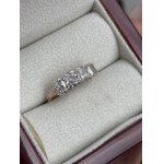 Ring with 5 lab-grown diamonds totaling 2.55 ct, Very Very Fine (VVS) clarity
