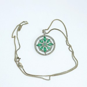 Collier en argent serti d'émeraudes et de diamants de 0,08 carat