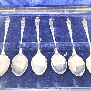 Set di cucchiaini con motivo del monaco, placcati in argento, in cofanetto