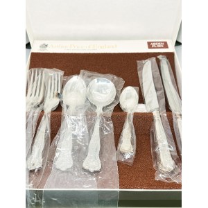 Servizio da tavola argentato per una persona Arthur Price of England nella sua custodia originale