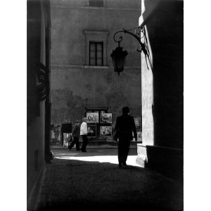 Tadeusz Maciejko: Warsaw. A Street in the Old Town, photograph 197-