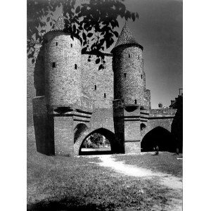 Tadeusz Maciejko: Warsaw. Barbican, unsigned photograph, 197-