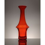 A vase from the communist era, made of body-tinted glass. Its design is somewhat reminiscent of Józef Podlasek’s “Christmas Tree.”
