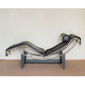 A replica of the iconic 1928 design by Le Corbusier's Studio—the LC4 chaise longue.