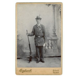 Łódź, Pabianice — a member of a marksmen's guild with a medal and a rifle. Cabinet pieces (458)