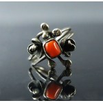 Ring with coral and a floral motif, ORNO (120)
