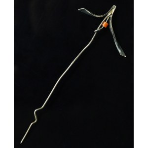 Tie/hat pin with a coral, item no. LU (218)